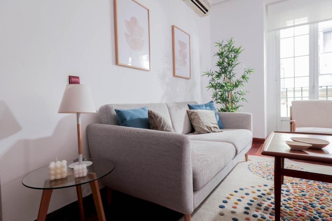 One Bedroom Apartment In Chueca Madrid Exterior foto